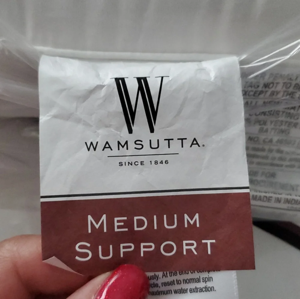 Brand New Wamsutta Medium Support Pillow - White. Standard/Queen.